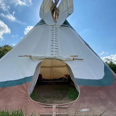 Campsite Tipidorf Im Klax Natur- Und Umweltcamp